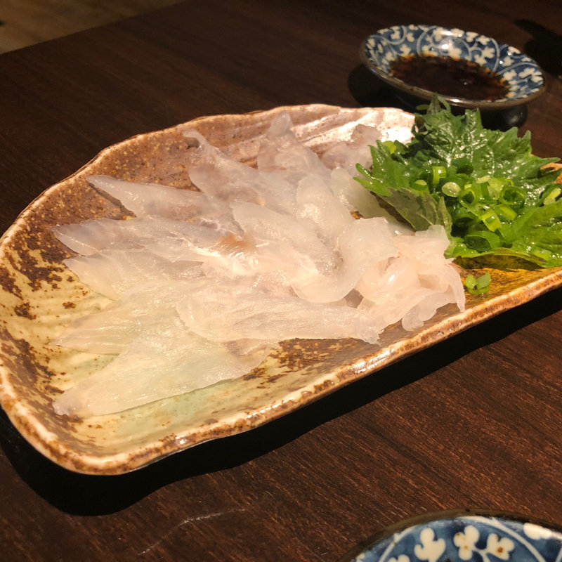 カワハギ刺し(焼とり八兵衛)