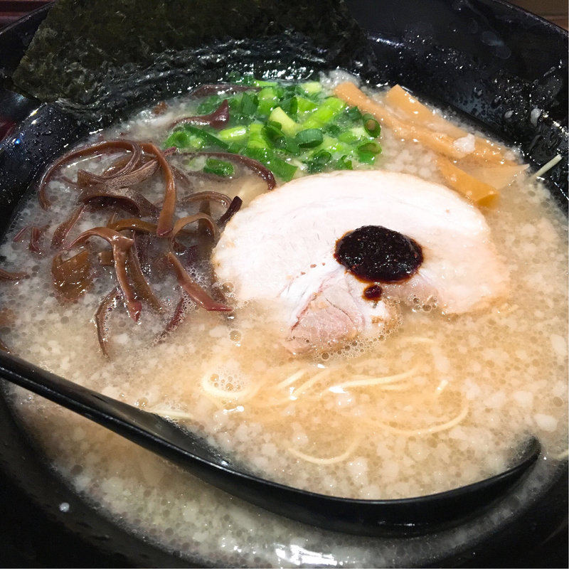 釜炊き豚骨ラーメン(品川製麺所)