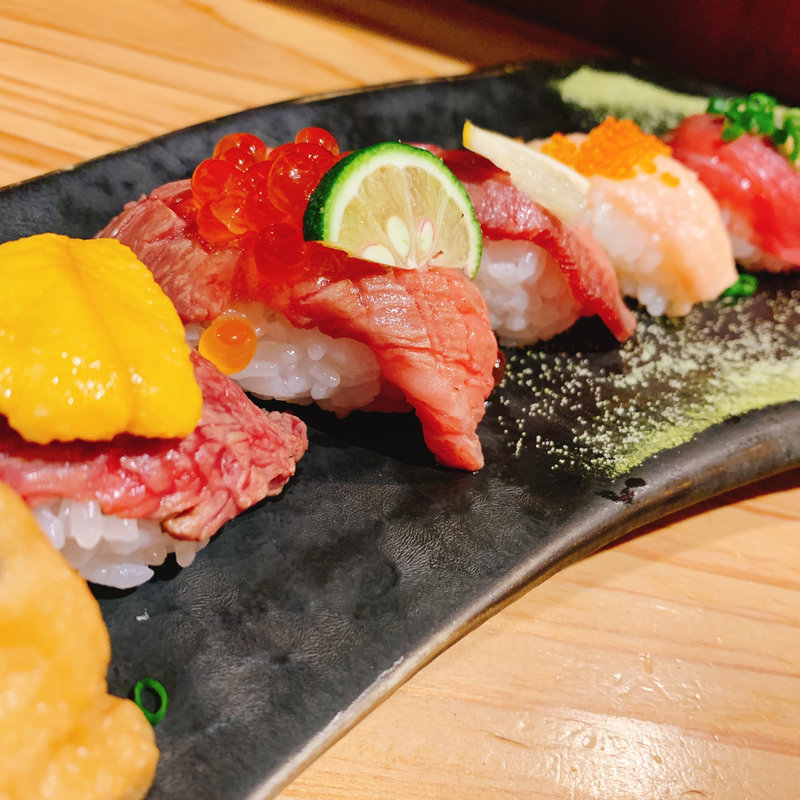 肉寿司盛り合わせ上(肉料理 肉の寿司 okitaya)