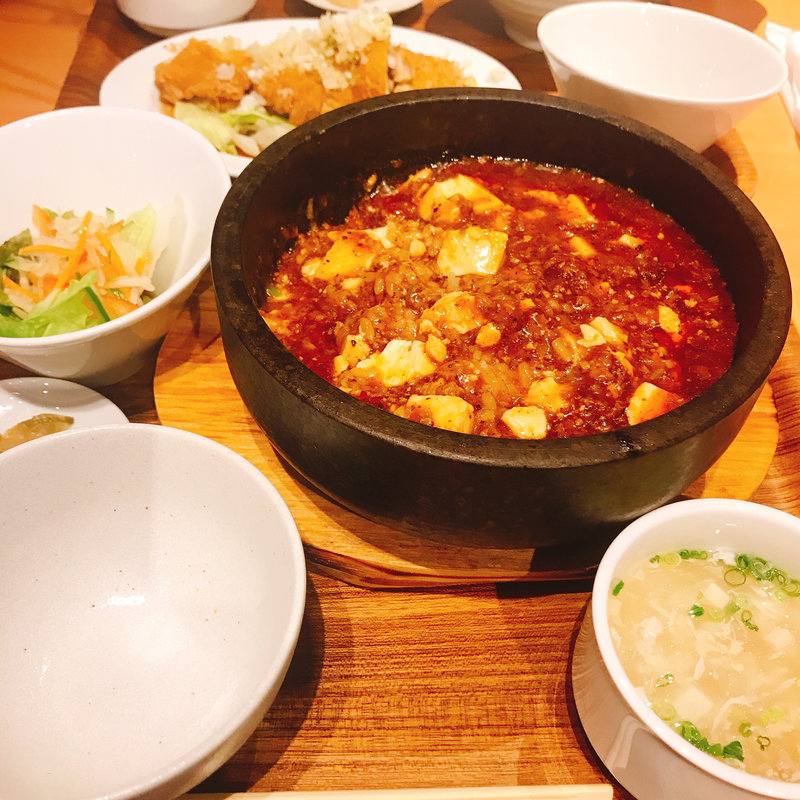 麻婆豆腐定食(酒肴麺飯 アテニヨル 天神店)