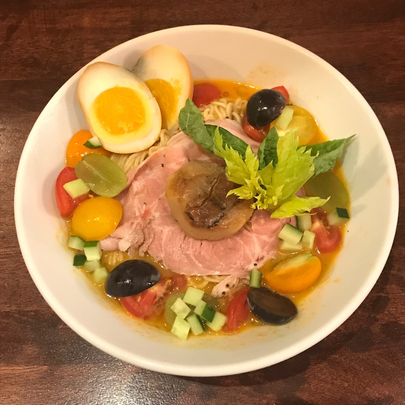 限定 飛騨高山プティトマトとオマール海老ヴィスクの冷やしガスパチョらーめん(海老丸らーめん)