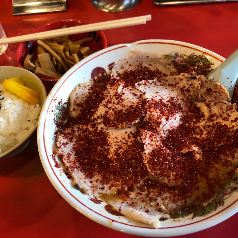 赤ラーメンでチャーシューメン&メンマと小ライス(天下一品五条桂店 （てんかいっぴん）)