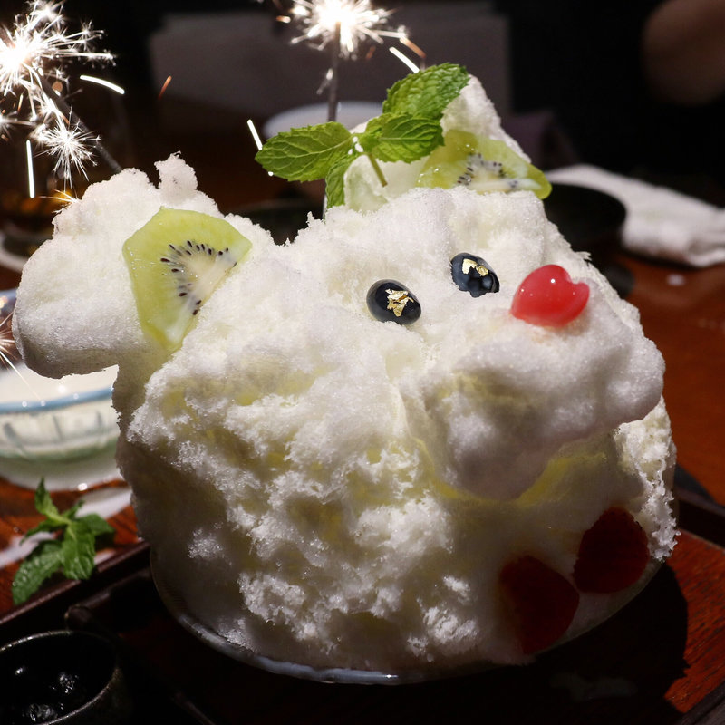 ハピバしろくま(蕃 YORONIKU)