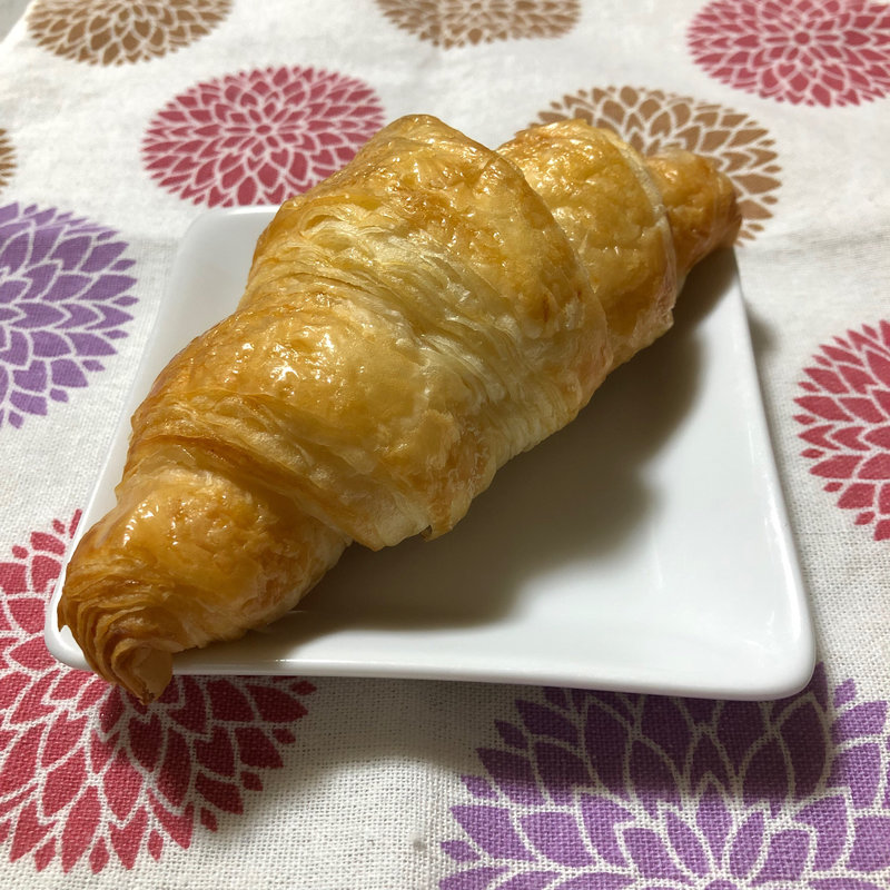 クロワッサン 生クリーム入り(ラ・トゥルビヨン 梅田中崎町店)