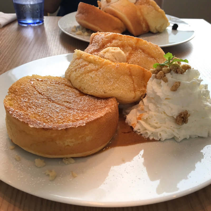 ロイヤルミルクティーパンケーキ(湘南パンケーキ 横浜みなとみらい店)