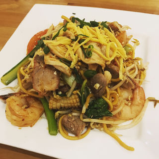 Mee goreng combination(Saigon Vietnamese & Asian Food)