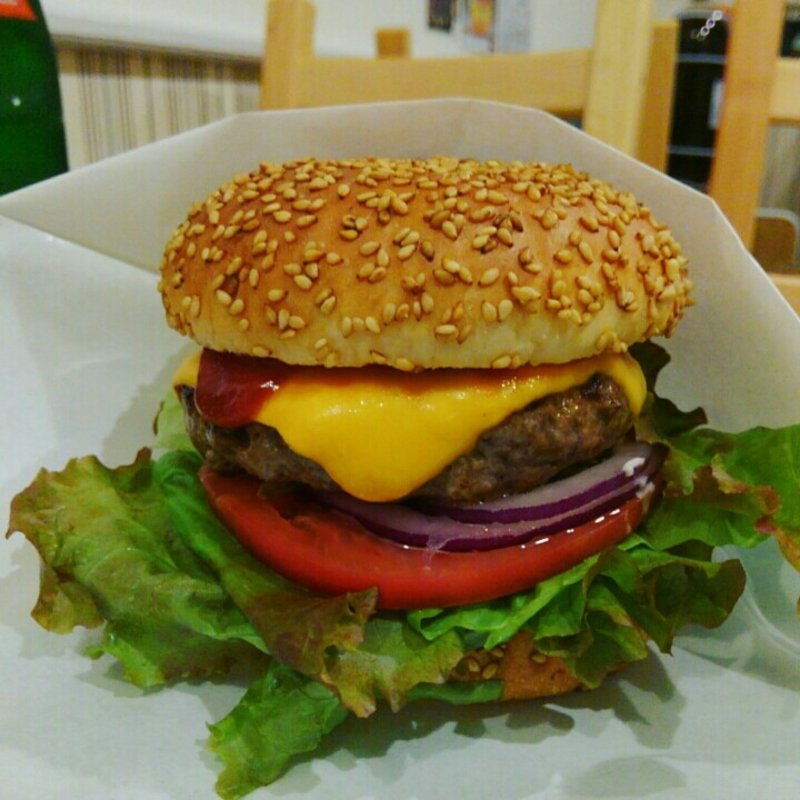 ザ・チーズバーガー(Pine & Dine)