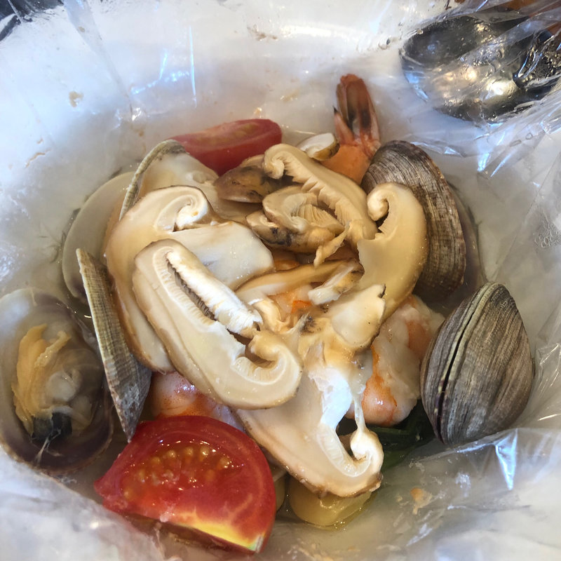 海老と松茸のカルタファタ包み(ワインダイニング 「街角グラス」 町田)