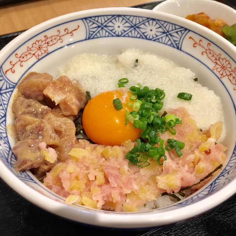 海鮮丼(大衆すし酒場 カドハチ 八丁堀店)