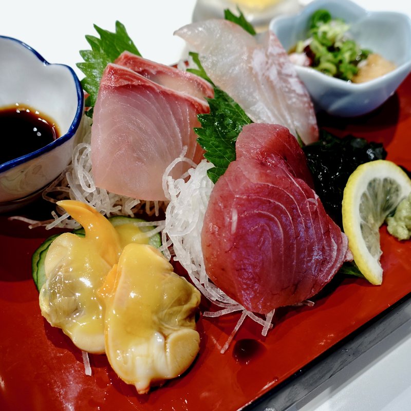 ふじ屋の旬魚刺身三種盛り(立ち喰い魚 ふじ屋)