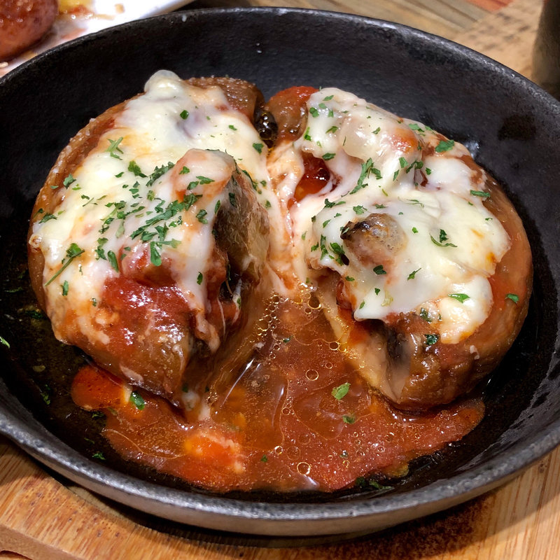 ジャンボマッシュルームのオーブン焼き(VINOSITY maxime 日本橋)