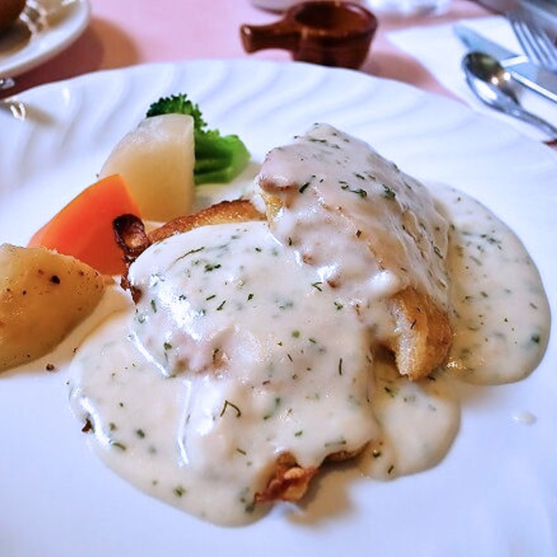 舌平目のピカタ 香草入りホワイトソース(パ・ド・ドゥ)