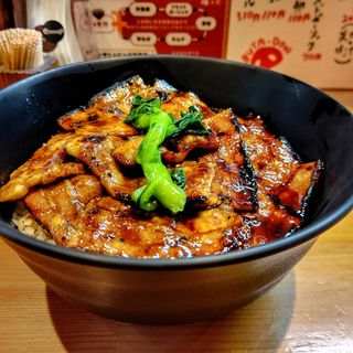 豚丼 中(豚大学 神保町校舎 )