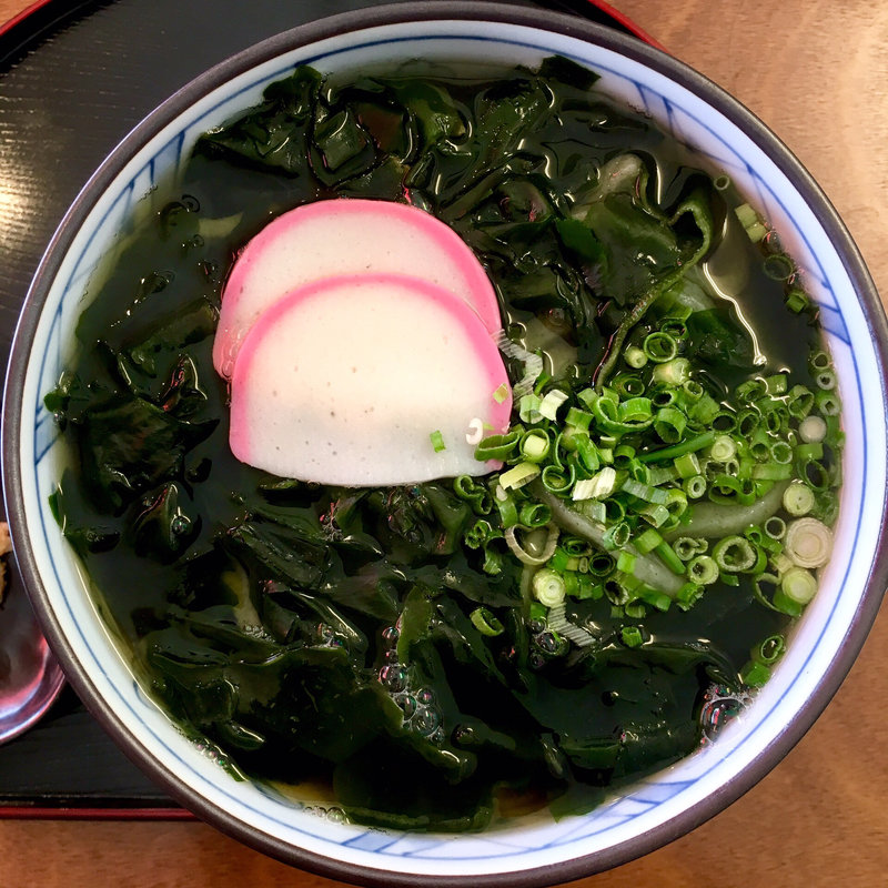 よもぎわかめうどん(筑豊製麺組合 よもぎうどん)