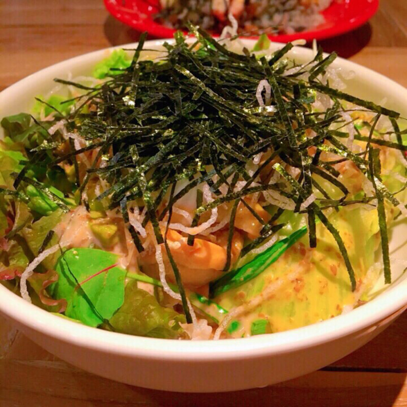 サーモンとアボカドの和風ロコモコ丼(FLUKE （フルーク）)