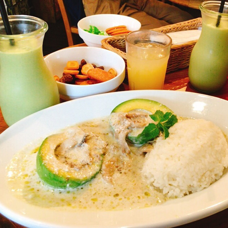 アボカドココナッツカレー(マドッシュ！カフェ （madosh!cafe）)