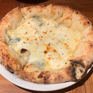 4種のチーズのピッツァ(terzo （テルツォ）)