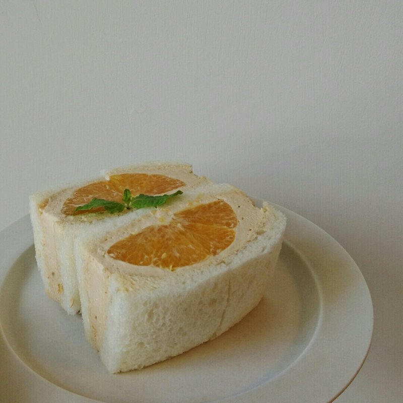 フルーツサンド(食堂カフェmahoroba)