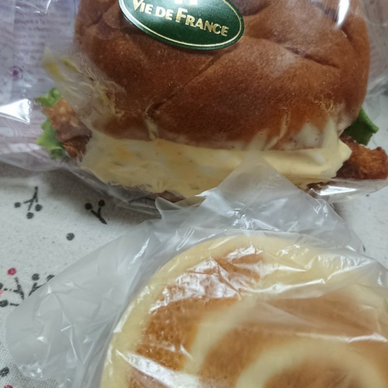 フィッシュサンド？、プリンパン(VIE DE FRANCE 大橋店)