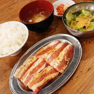 鹿児島豚のカルビ焼肉定食(大衆ホルモン肉力屋 京急川崎店)
