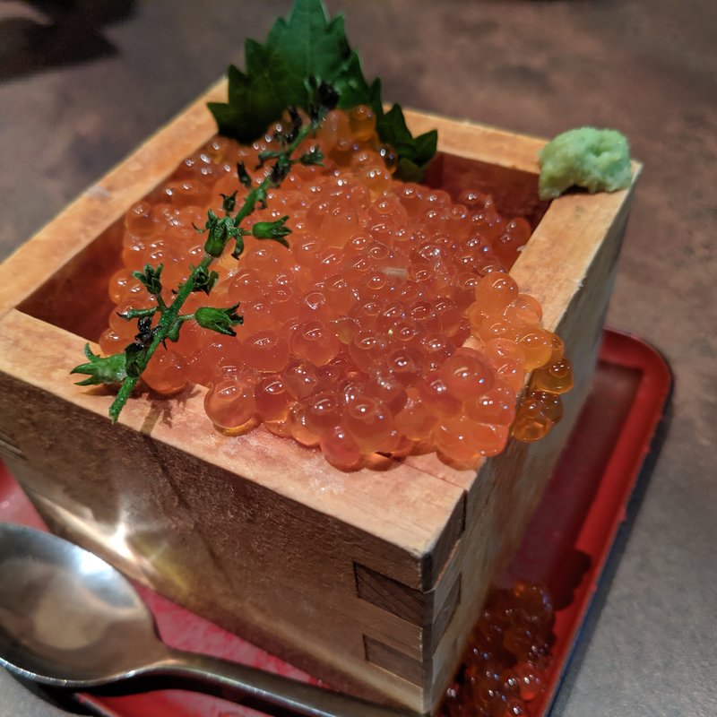 いくらおろし枡盛り(肉匠　とろにく　恵比寿店)