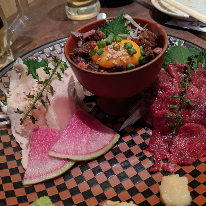 肉刺し三点盛り(肉匠　とろにく　恵比寿店)