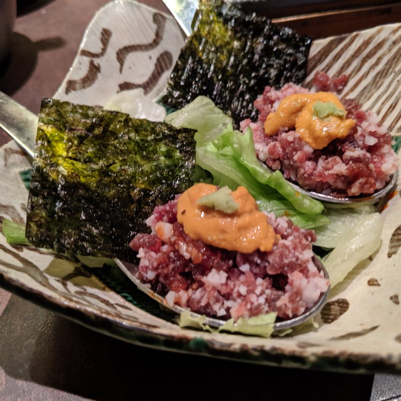 牛とろフレークの雲丹のせワンスプーン(肉匠　とろにく　恵比寿店)