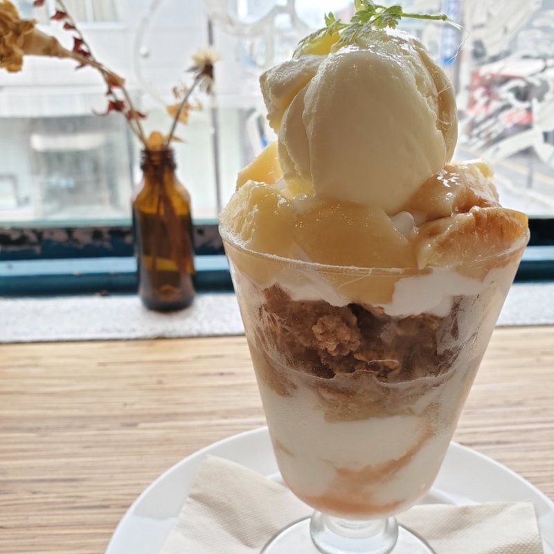 桃パフェ(カフェ モアラ （CAFE Moala）)