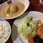 コロッケの2種盛りとロールキャベツシチュー(洋食 アカシア 新宿本店)
