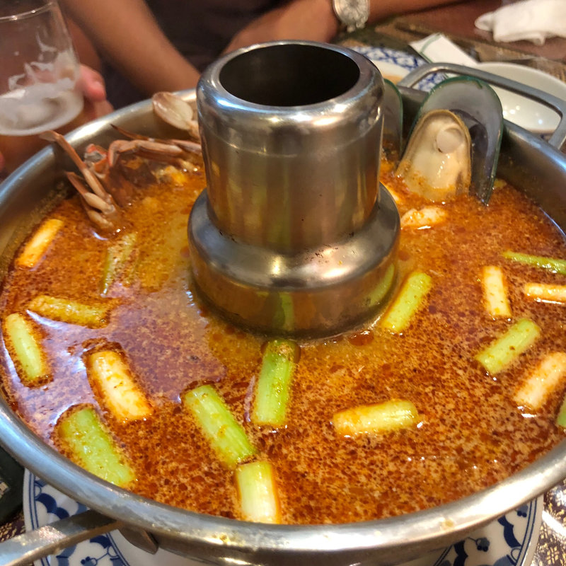 トム・ヤム・タレー (3人前)(タイ国料理 シィータイ レストラン)