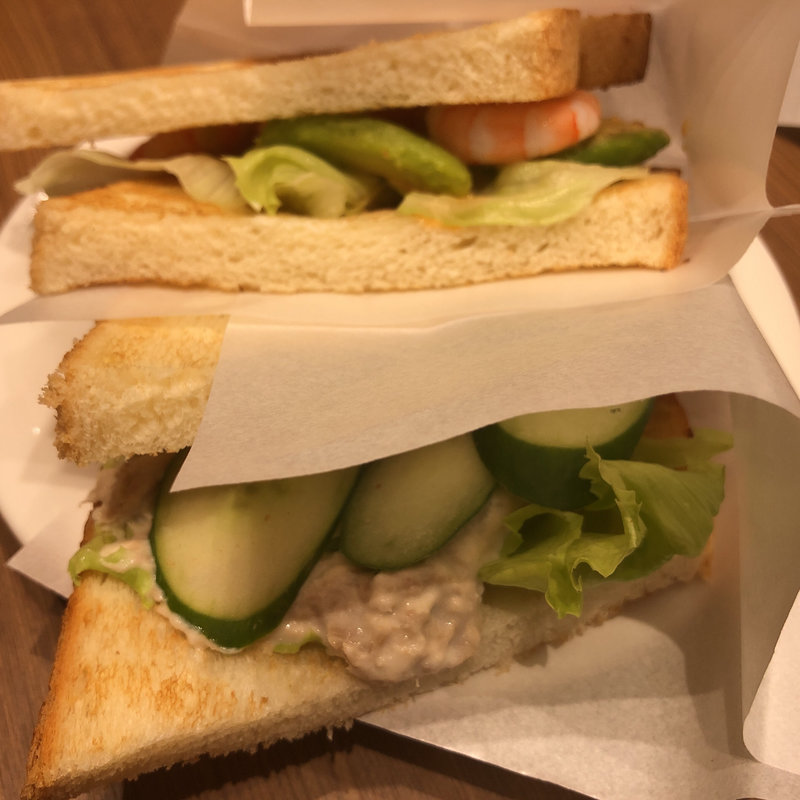 海老アボカドとツナ(カフェ ド クリエ)