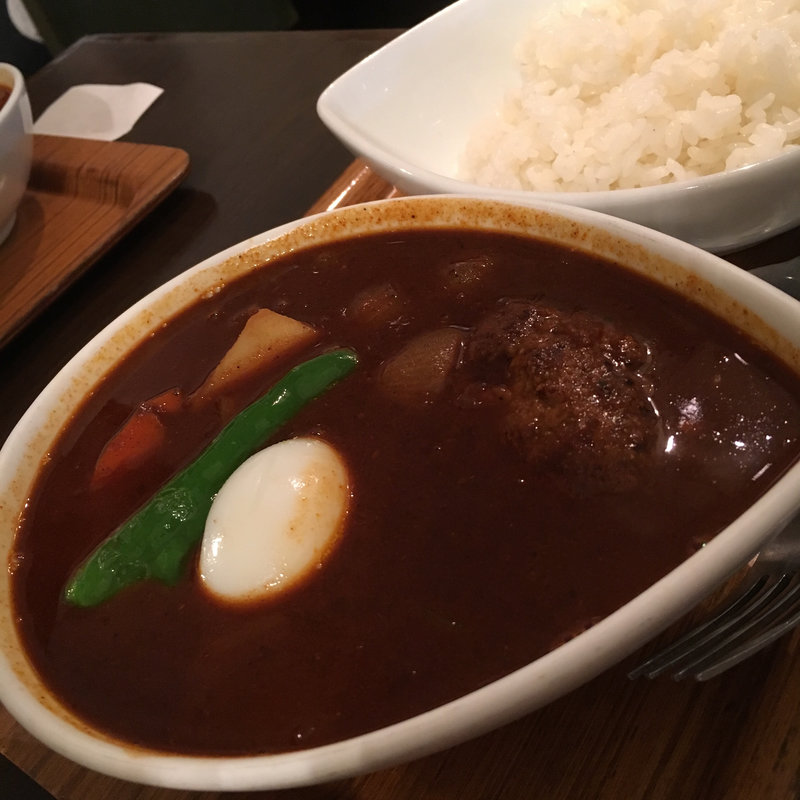 ハンバーグカレー(黒)(鴻オオドリー 神田駿河台店)