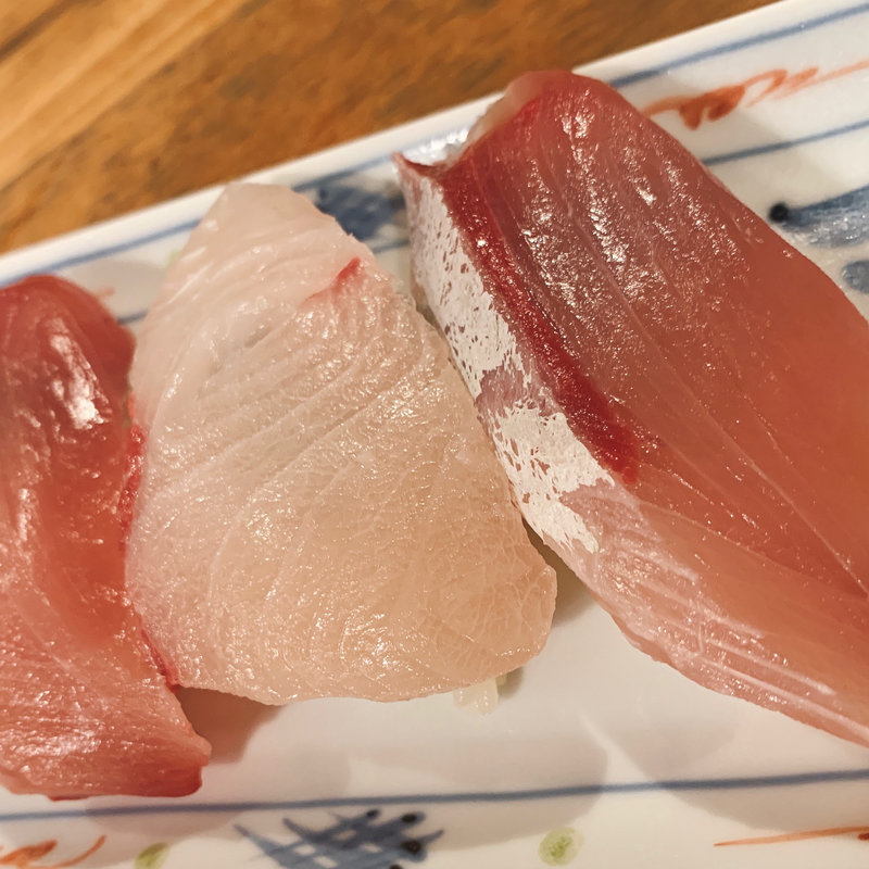 ハマチ(すし富 （すしとみ）)