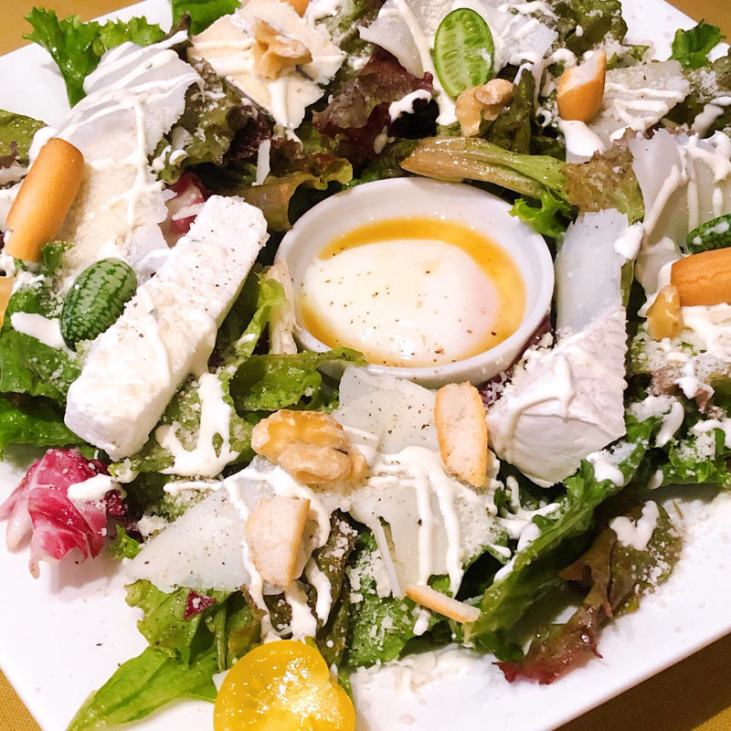 軽井沢アトリエドフロマージュ風スペシャリディ チーズサラダ(アトリエ・ド・フロマージュ ピッツエリア・カフェ店 （Atelier de Fromage）)