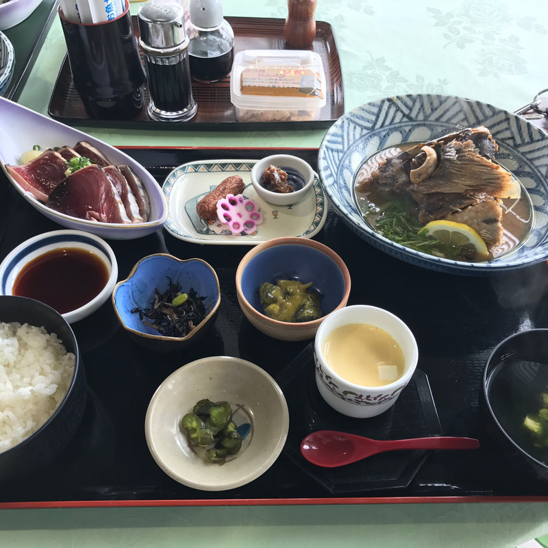 かつおビンタ膳　かつおタタキ(ぶえん )