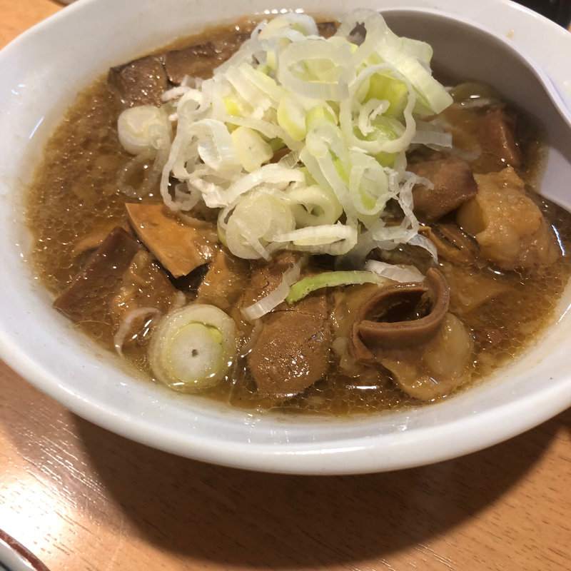もつ煮込豆腐入り(新橋 やきとん まこちゃん 新館)
