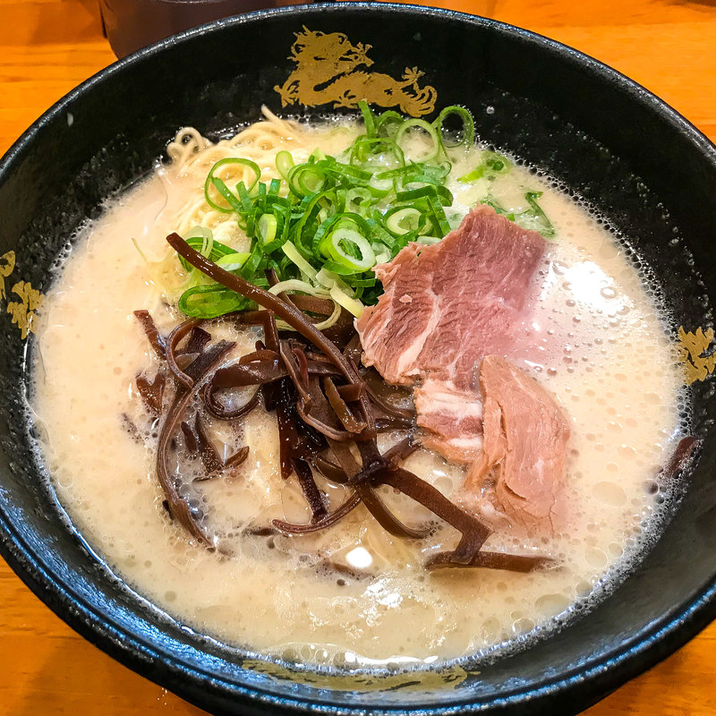 とんこつラーメン(とんこつラーメン 博多風龍 新橋銀座口店)