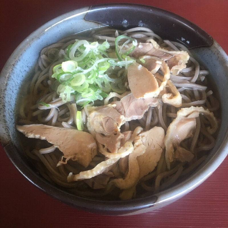 冷たい肉そば(そば処ひふみ)