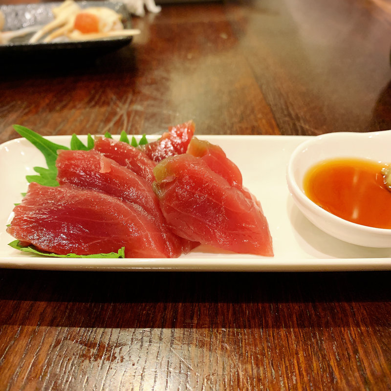 本マグロ刺( 灼味噌らーめん 八堂八（やどや）)