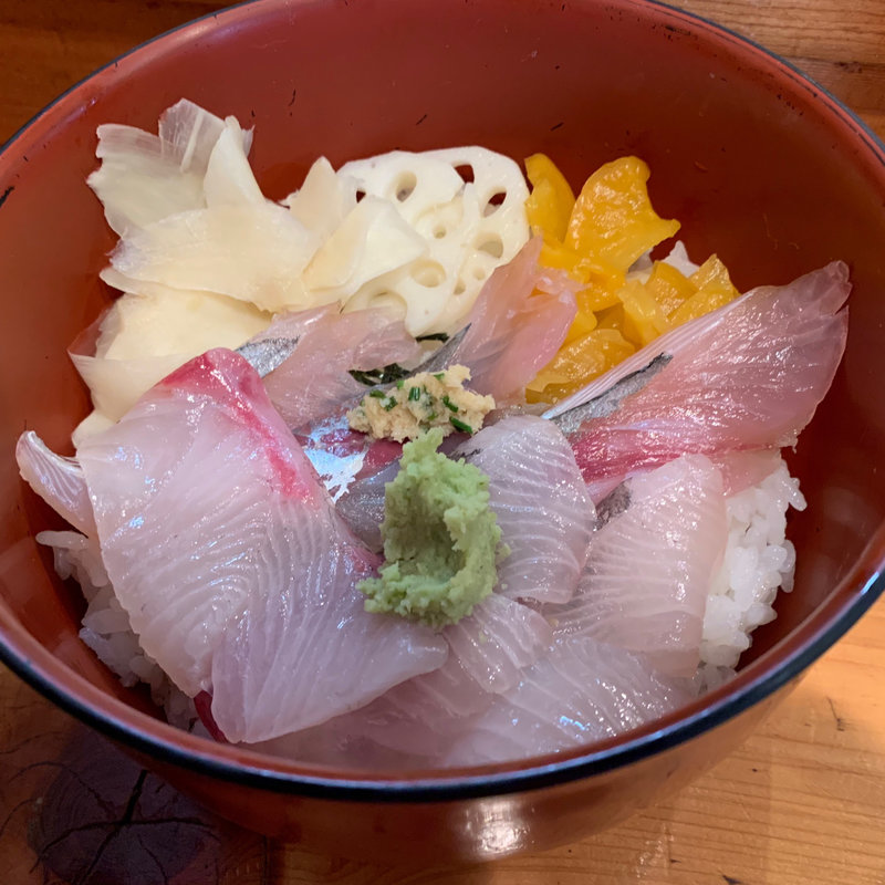 どんぶり＋味噌汁(新橋 大和鮨)