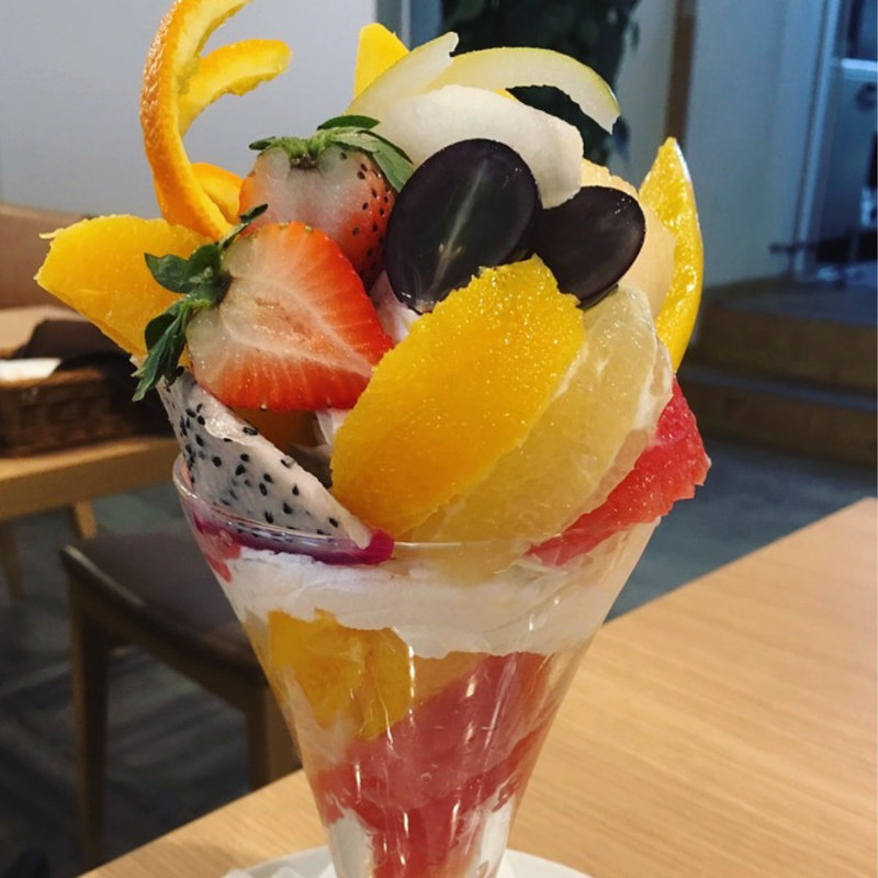 季節のフルーツパフェ(果実園リーベル 目黒店)