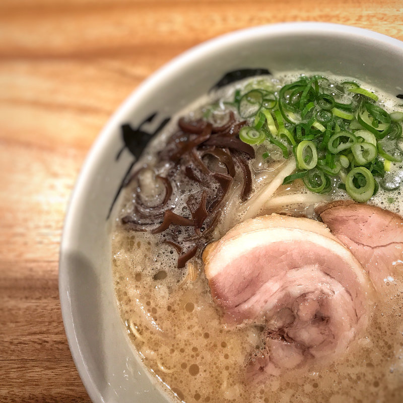 純とん(博多純系豚骨ラーメン まんかい 天神親不孝通り店)