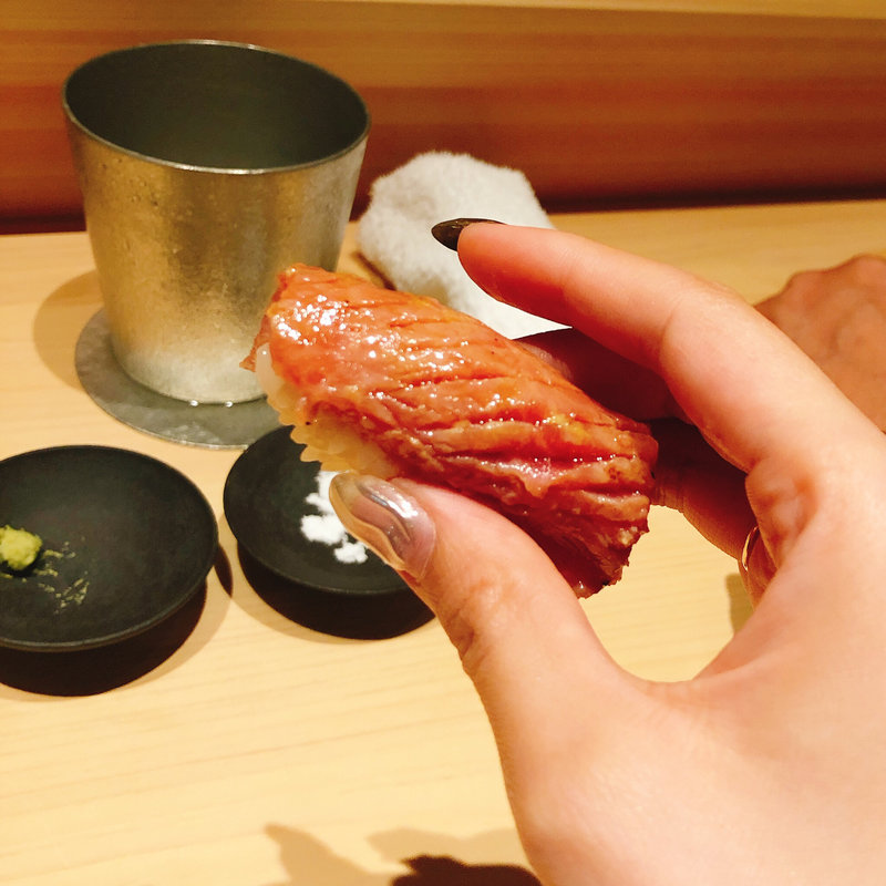 大トロの炙り握り(鮨 利崎)