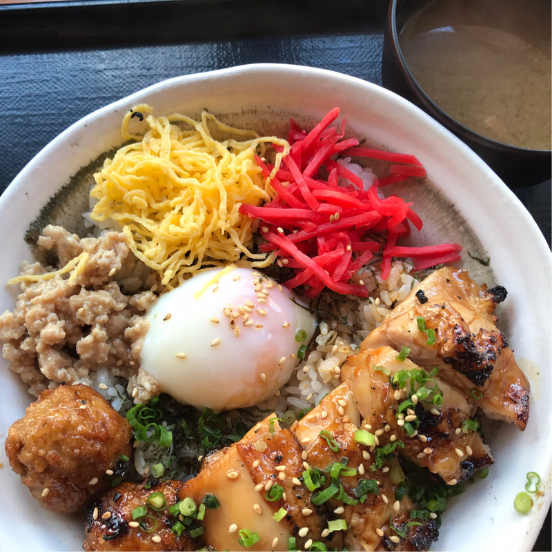 焼き鳥丼(焼鳥 ハレツバメ 新宿アイランドタワー店)