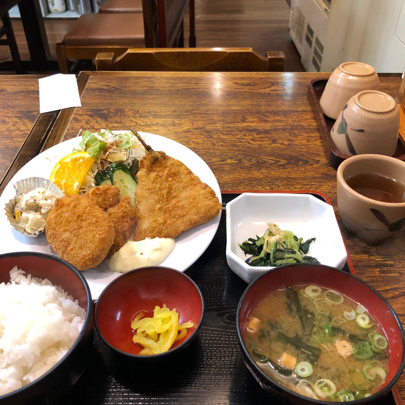ミックスフライ定食(せんば かつら亭別館)