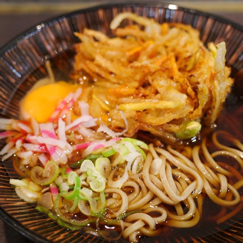 天玉そば(嵯峨谷 歌舞伎町店 （サガタニ）)