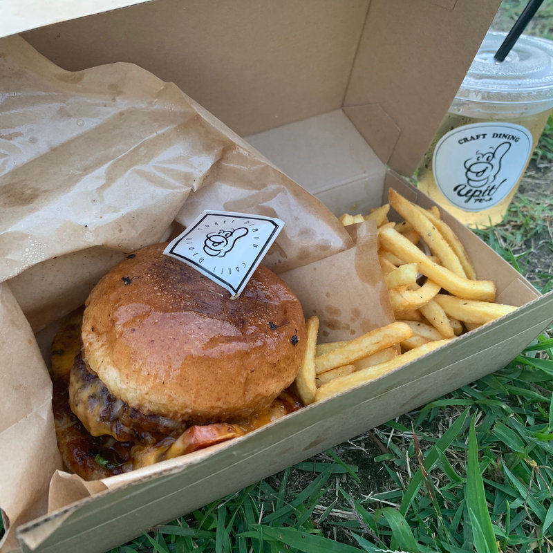 厚切りベーコンBBQバーガー(Upit)