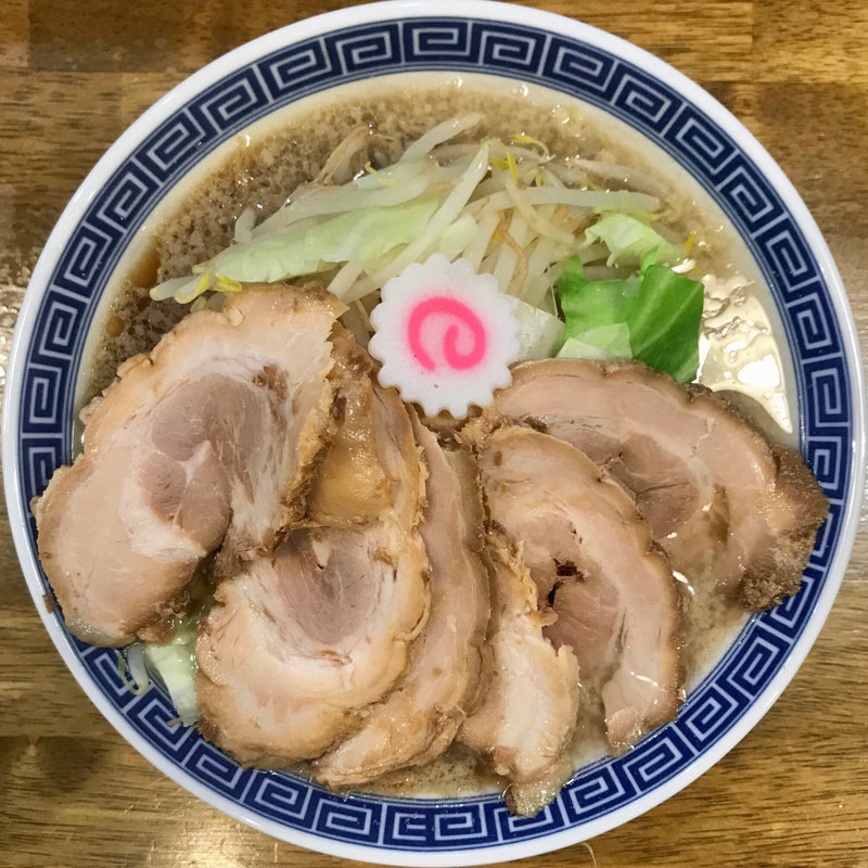 チャーシュー背脂そば(拉麺アイオイ)