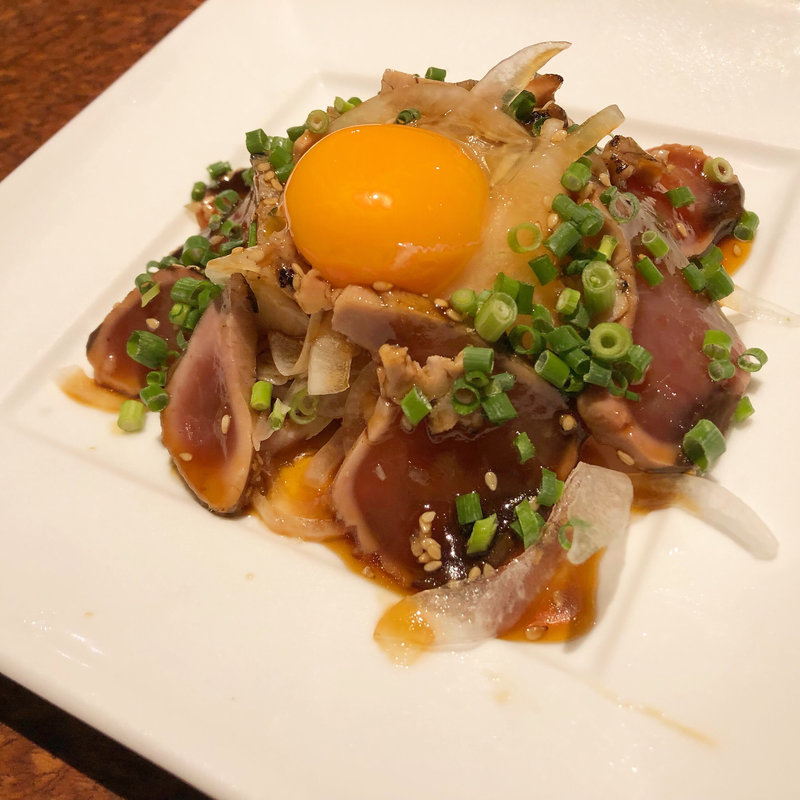 鰹のタタキユッケ(海峡渋谷道玄坂店)