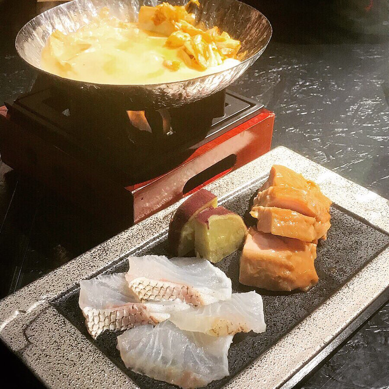 大山鶏と鮮魚のチーズ鍋(29ON 池袋店)